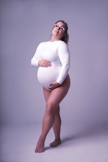 Shawn Johnson feet photo thumbnail
