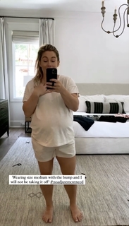 Shawn Johnson feet photo thumbnail
