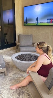 Shawn Johnson feet photo thumbnail