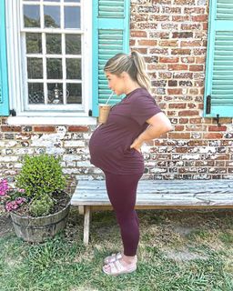Shawn Johnson feet photo thumbnail