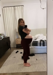 Shawn Johnson feet photo thumbnail