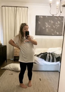 Shawn Johnson feet photo thumbnail