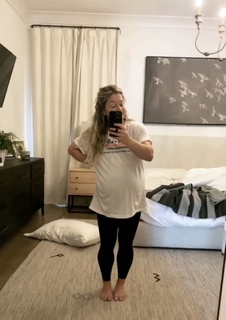 Shawn Johnson feet photo thumbnail