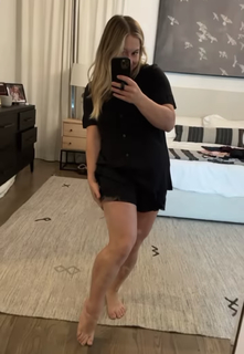 Shawn Johnson feet photo thumbnail