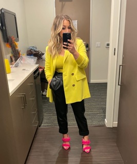 Shawn Johnson feet photo thumbnail