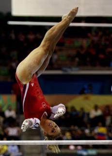 Shawn Johnson feet photo thumbnail