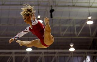 Shawn Johnson feet photo thumbnail