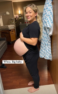 Shawn Johnson feet photo thumbnail