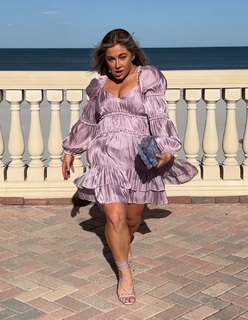 Shawn Johnson feet photo thumbnail
