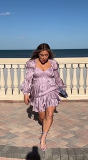 Shawn Johnson feet photo thumbnail