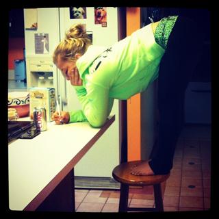 Shawn Johnson feet photo thumbnail