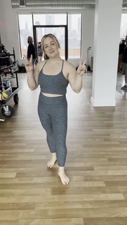 Shawn Johnson feet photo thumbnail