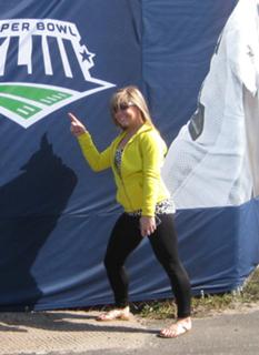 Shawn Johnson feet photo thumbnail