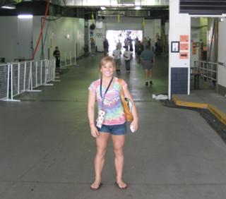 Shawn Johnson feet photo thumbnail