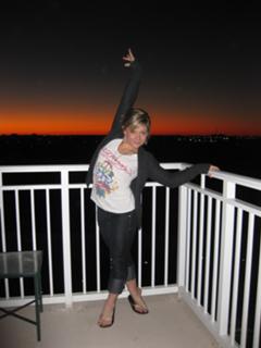 Shawn Johnson feet photo thumbnail