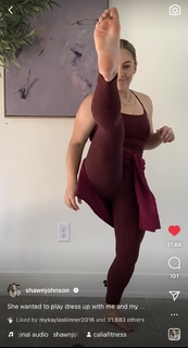Shawn Johnson feet photo thumbnail