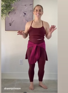 Shawn Johnson feet photo thumbnail