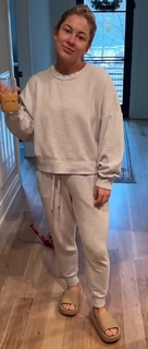 Shawn Johnson feet photo thumbnail