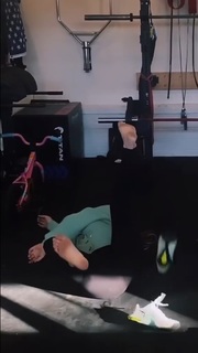 Shawn Johnson feet photo thumbnail