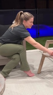 Shawn Johnson feet photo thumbnail