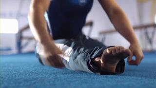 Shawn Johnson feet photo thumbnail