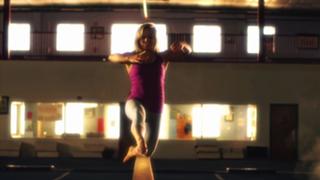 Shawn Johnson feet photo thumbnail