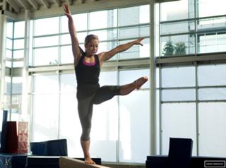 Shawn Johnson feet photo thumbnail