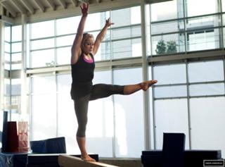 Shawn Johnson feet photo thumbnail