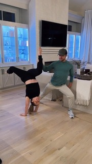 Shawn Johnson feet photo thumbnail