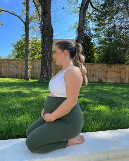 Shawn Johnson feet photo thumbnail