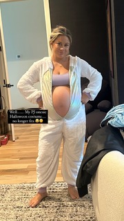 Shawn Johnson feet photo thumbnail