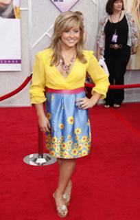 Shawn Johnson feet photo thumbnail