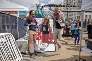 Shawn Johnson feet photo thumbnail