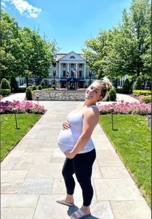 Shawn Johnson feet photo thumbnail
