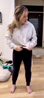 Shawn Johnson feet photo thumbnail