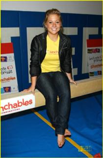 Shawn Johnson feet photo thumbnail