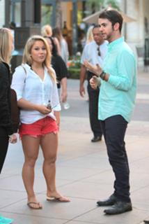Shawn Johnson feet photo thumbnail