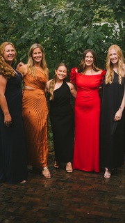 Shawn Johnson feet photo thumbnail