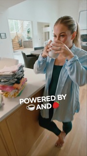 Shawn Johnson feet photo thumbnail
