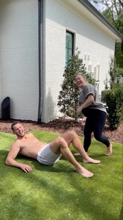 Shawn Johnson feet photo thumbnail