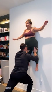 Shawn Johnson feet photo thumbnail