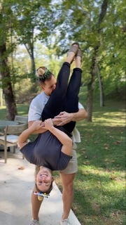 Shawn Johnson feet photo thumbnail