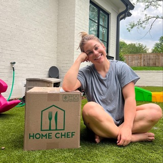 Shawn Johnson feet photo thumbnail