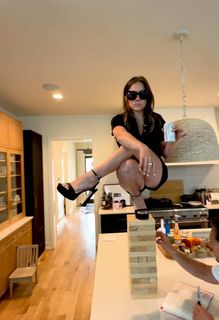 Shawn Johnson feet photo thumbnail