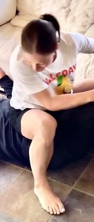 Shawn Johnson feet photo thumbnail