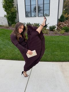 Shawn Johnson feet photo thumbnail