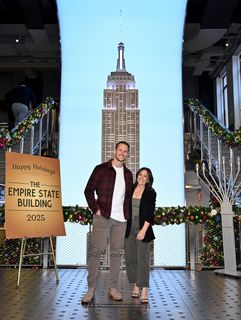 Shawn Johnson feet photo thumbnail