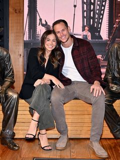 Shawn Johnson feet photo thumbnail