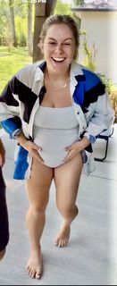 Shawn Johnson feet photo thumbnail