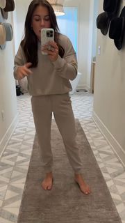 Shawn Johnson feet photo 18
